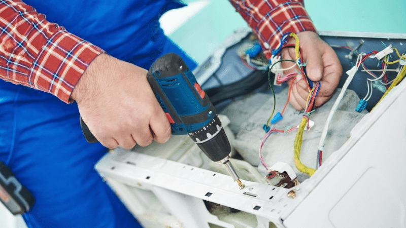 Kula Vaillant Vaillant çamaşır makinesi kart tamiri – Su almama arızası orijinal parça ile giderildi. - Teknik servis örneği
